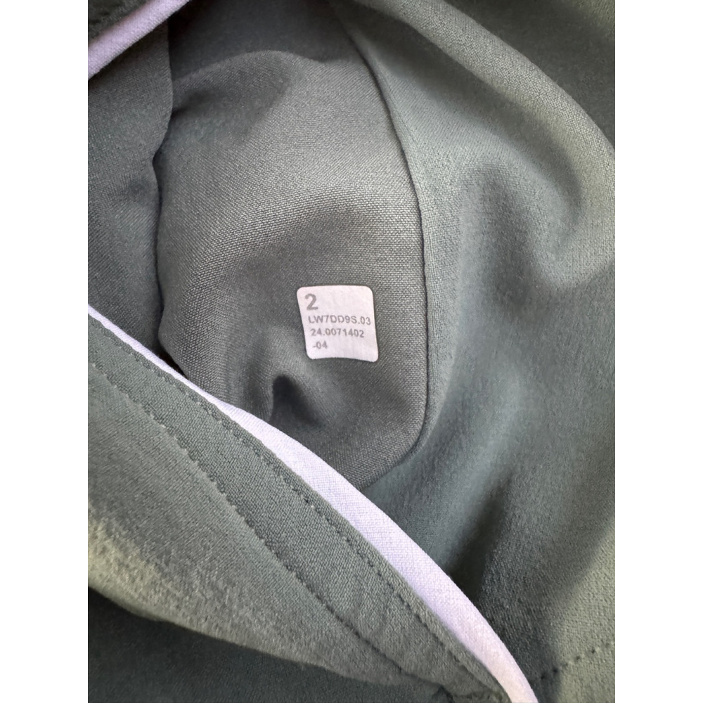 Lululemon shorts - Picture 4 of 4